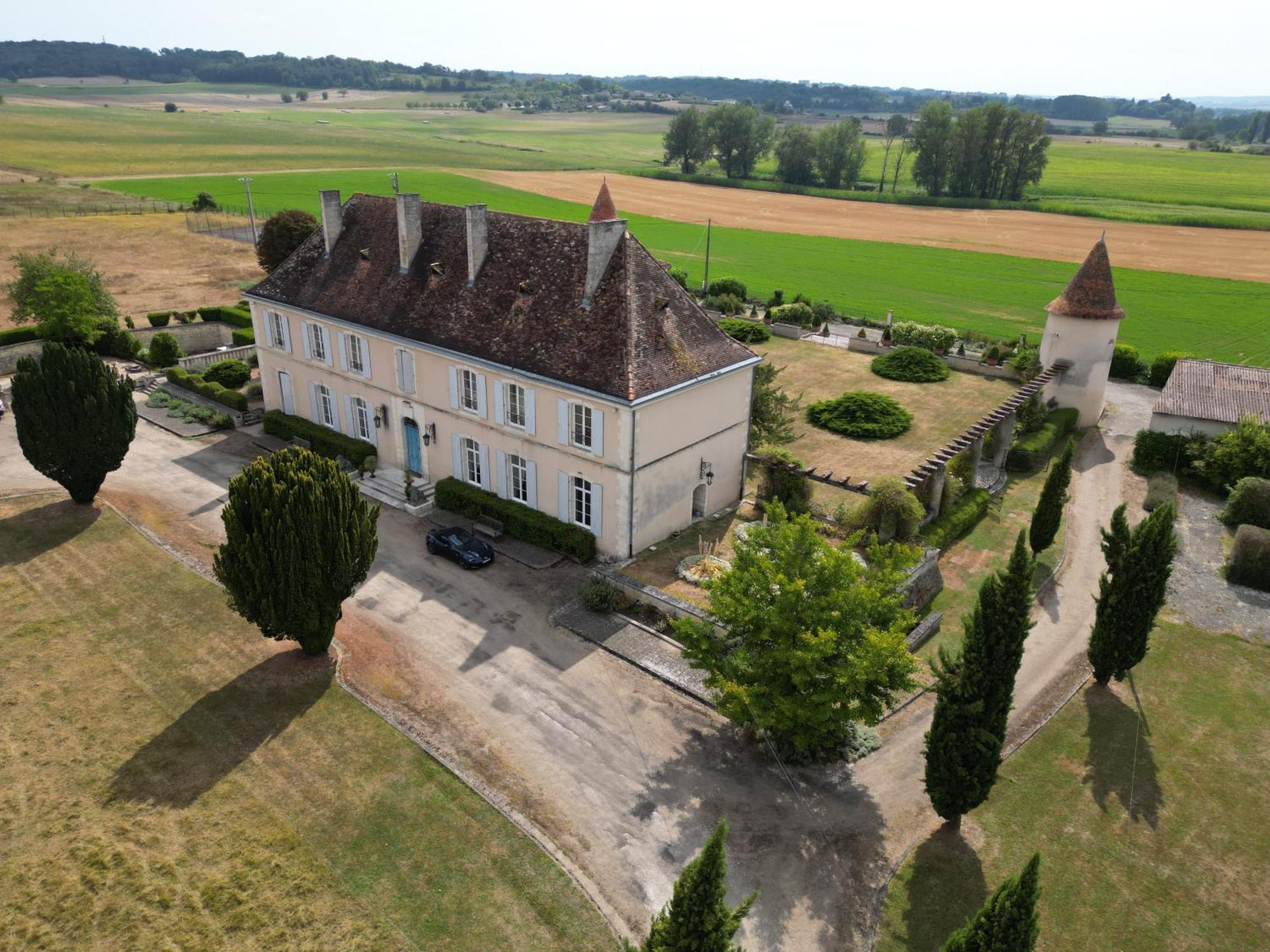 Chateau Du Bourbet Cherval Exteriör bild
